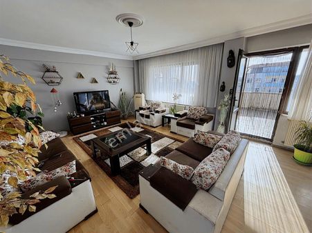 Metro Gayrimenkulden Okmeydanında Teraslı 160m2 Daire