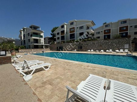 Akbük'te Deniz Doğa Ve Havuz Manzaralı 3+1 Dubleks Daire