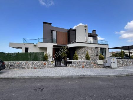 Girne Bellapais’te Manzarasıyla Büyüleyen Türk Koçanlı Satılık 4+1 Lüks Villa!
