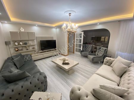 Bahçelievler Siyavuşpaşa Mahallesi 6+1 Geniş Kullanımlı Satılık