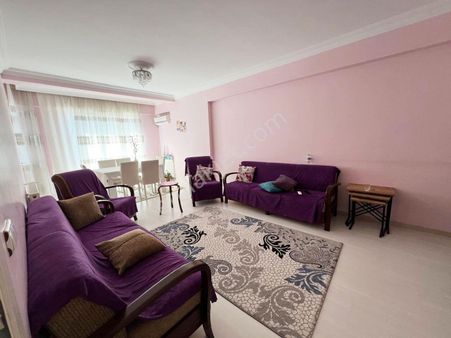 Metrobüse 5 Dk Gül İstanbul Evlerin De 3+1 Ara Kat Daire