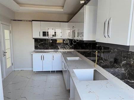 Yıldızevler Mahallesinde Satılık 3+1 Daire