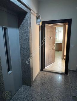 İçerenköyde E5 E Yakın Kiralık 3+1 Daire