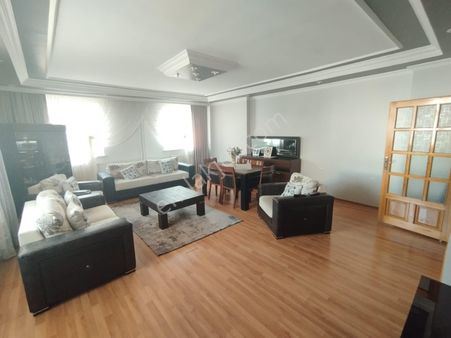 Coldwell Banker Safir'den Cengiz Topel De 4+1 Satılık Daire