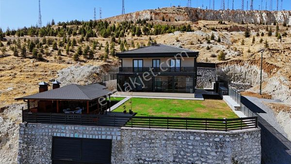Cb Safir'den Panoramik Göl Manzaralı Satılık Premium Villa