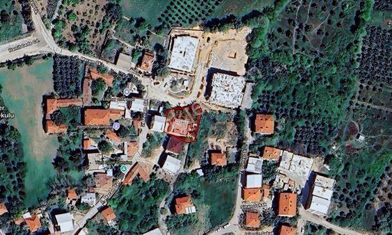 Hamitler Köy İçinde Blok Nizam 3 Kat İmarlı Köşe Arsa