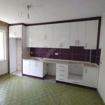 Ender Uysal Gayrimenkulden Kayhanda Kiralık Sobalı 3+1 Arakat Geniş Daire...