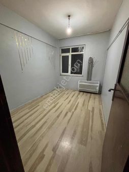 Çiftehavuzlar'da 2+1 Aile Binası Kiralık Daire