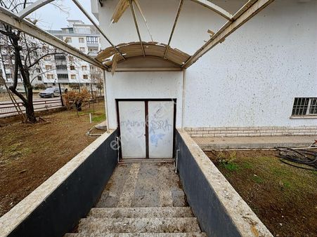 Coldwell Banker Safir'den Üçbağlar Da 180 M2 Satılık Depo