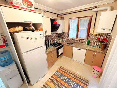 🌊aygül'den Akçay'da 🌊8 Yaşında Denize Çok Yakın Mesafede Asansörlü Ayrı Mutfaklı 2+1satılık Daire