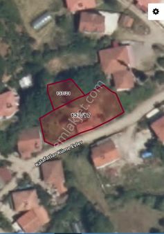 Bilgin Emlaktan Köy Merkezinde İçinde Ev Olan İki Arsa Tek Fiyat