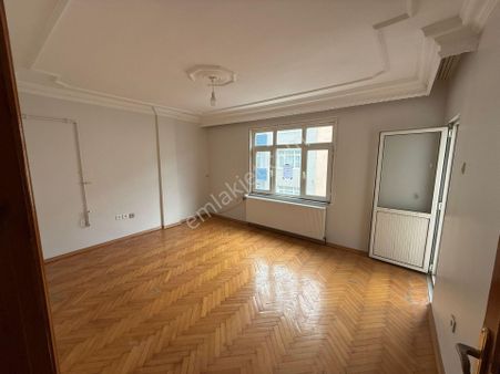 Aydın İnş Cebeci Mah 2+1 110m2 2.kat Haseki Yürüme Mesafesi