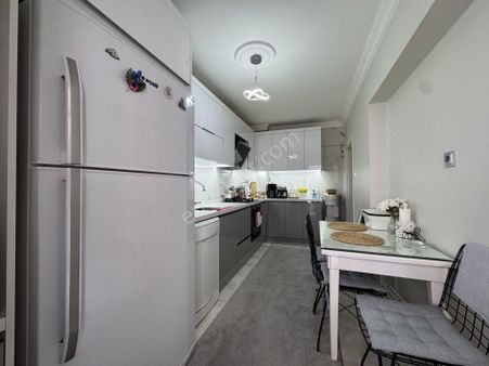 Kalecik Emlak'tan Merkezde Cadde Üzerinde Asansörlü Kilerli Orta Kat 3+1