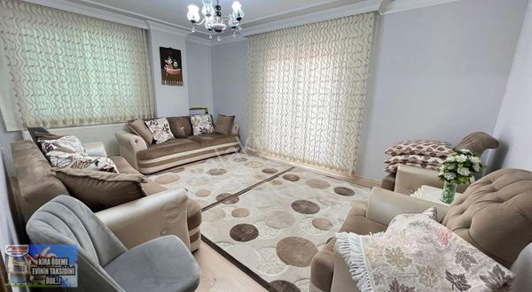 Yunusemre Mah'de 100m2 2+1 Balkon'lu Orta Kat Daire