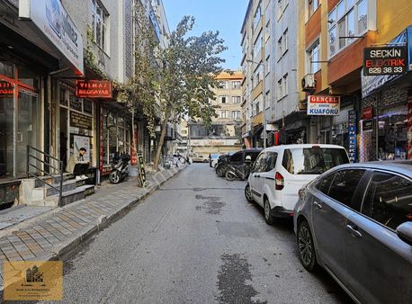 Nur Gayrimenkul'den Caddeye 50m Kiralık Dükkan