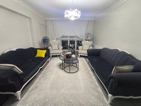 Anadolu'dan Topçu'da 2+1 95m2 Kombili Çarşı İçerisinde