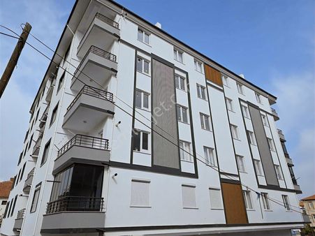 Fevziçakmak Mahallesi Nevzat Şener Bulvarında Satılık 3+1