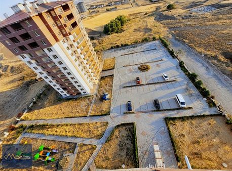 Tapulu İskanlı Satılık 3+1 Temelli Alçı Mah.