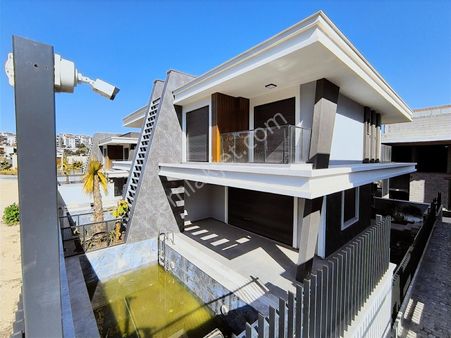 Fırsat Sıfır Villa Denize Yürüme Mesafesinde Lüks Satılık Villa