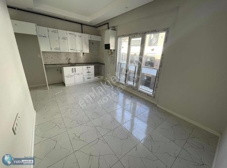 Kuşadası Merkezde Sahile 100m Yeni Kiralık Daire
