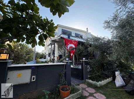 Seferihisar Cumhuriyet Mh Sakin Lokasyonda 3+1 Kullanışlı Villa