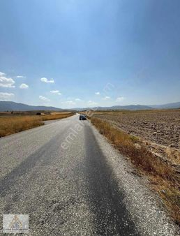 Asfalta Sıfır Havalimanına Yürüme Mesafesinde Suyu Var Yolu Var