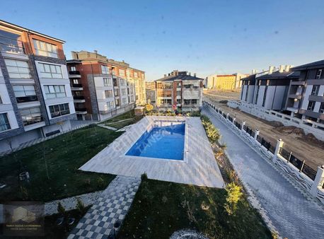 Batıkent Site İçi Kiralık 4+1