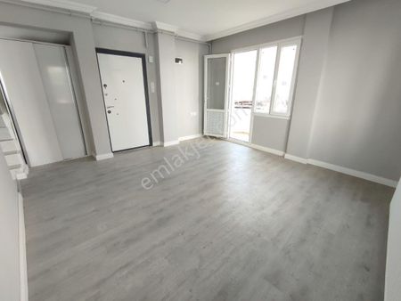 Buca, Barış Mahallesinde Full Tadilatlı 3+1 Dubleks Satılık Dair