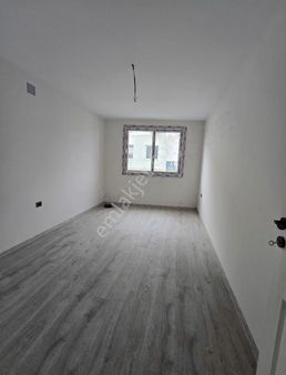 İskenderun Merkez De Kiralık Sıfır 1+1 İşyeri