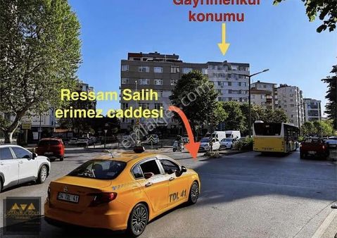 Merdivenköy Cadde Üzerinde Hastanenin Yanında 3 + 1 Kiralık
