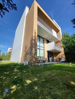 Beytepe Modern Satılık Köşe Konumlu Geniş Bahçeli Dubleks