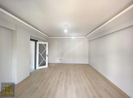 İş-al Gayrimenkulden Tepe'de Doğanın İçinde Sitede Lüks 2+1