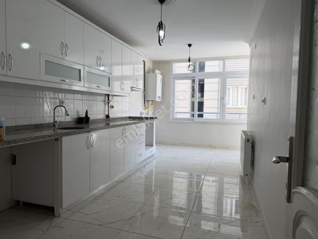 Huzur Evleri Metroya Yakın İçi Yapılı Kombili K.mutfak 3+1 Daire