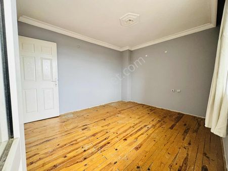 Buca Yenigün Mh. 3+1 Arakat Asansörlü Boş Daire Acil Satılık