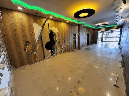Real Home'dan İkitelli Salı Pazarın'da 250 M2 Kiralık Dükkan