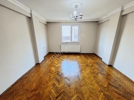 Avcılar Denizköşkler'de 2+1 Kiralık 4.kat 95 M2 Bakımlı Daire