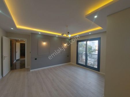 Merkeze Yakın 2+1 Asansörlü Depolu Sıfır Ara Kat Daire