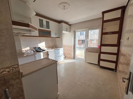 Keçiören Kanuni Mah Cadde Yakını Yüksek Giriş Kat 3+1 Kat Konumunda