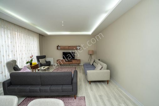 C21 Cius; Hisar Merkez'de Yeni Binada Eşyalı Fırsat 3+1 Daire