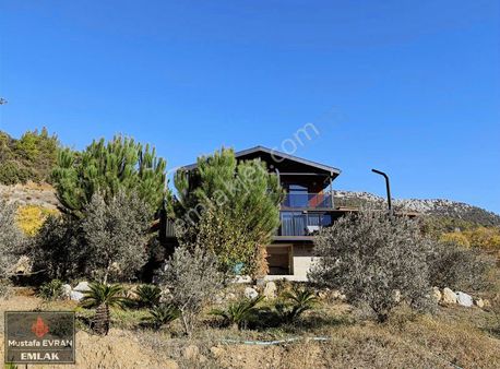 5500 Mt2 Arazi İçersinde Havuzlu Sıfır Villa