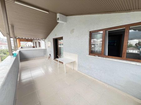 Gümüşlük'te Satılık Geniş 5+1 Dubleks 3 Cephe