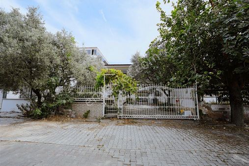 C21 Cius; Kurşunlu'da Denize 80 Metre Eşyalı Bahçeli Müstakil Ev