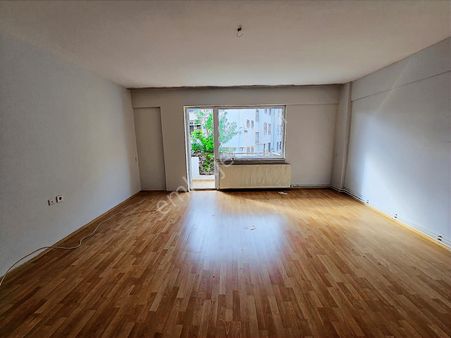 C21;cius Lise Cad. Ara Kat Kombili Kiralık 3+1