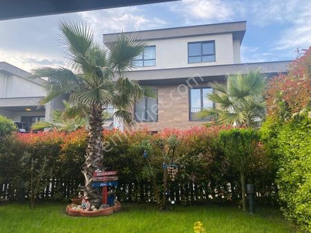 Cb Black'tan Dalgıç 5 Sitesi'nde Kiralık Villa