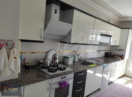 Mrc Gayrimenkulden Yürüyüş Yolunda Satılık 3+1 Ön Cephe Geniş