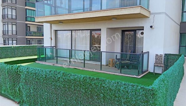 Zümrütevlerde Teraslı Çok Kullanışlı Kiralık 4+1