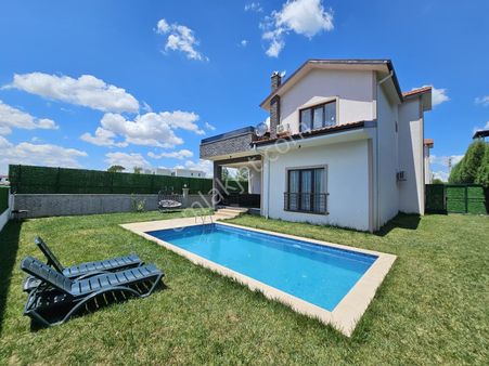 Müstakil Bahçeli, Havuzlu, Lüks 4+1 Villa, Hemen Taşınmaya Hazır