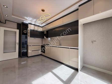 Hisar Mah. Okul Yanı 3+1 Lüks Yapılı Sıfır Satılık Daire