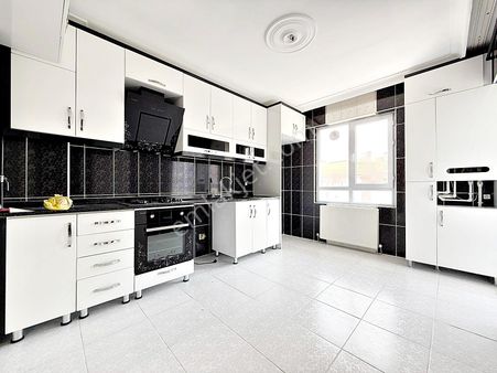 Bağlum Merkezde 3+1 Teras Balkonlu Kök Tapu Satılık Daire