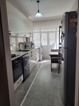 Işıklara Yürüme Mesafesinde İçi Bakımlı 2+1